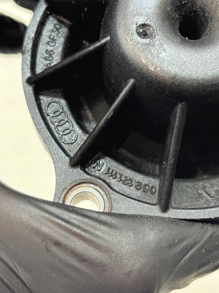 фото №2, Термостат корпус audi a5 8t 3.0 tdi 059121111n