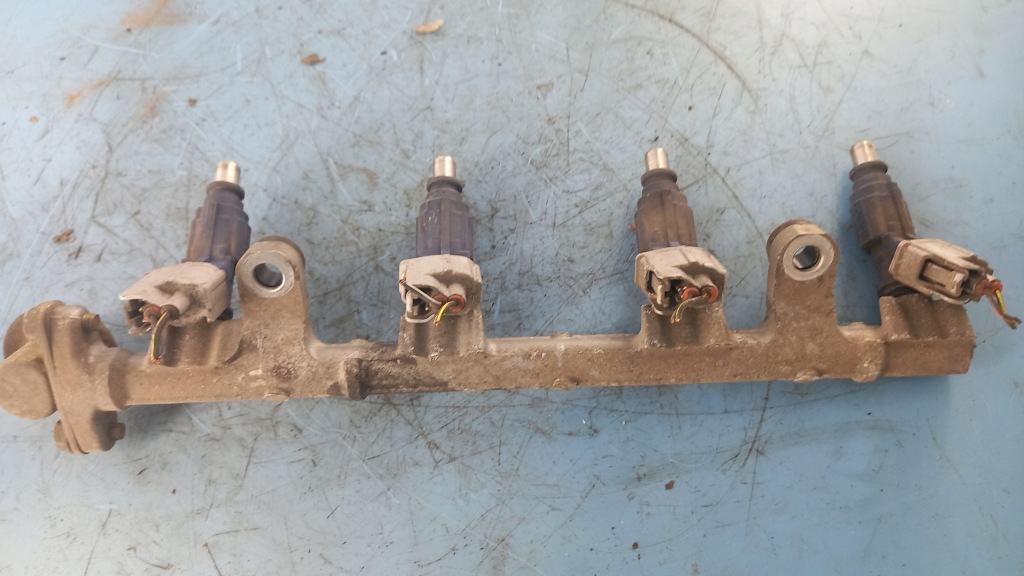 фото №2, Молдинг упорскування toyota yaris 03r