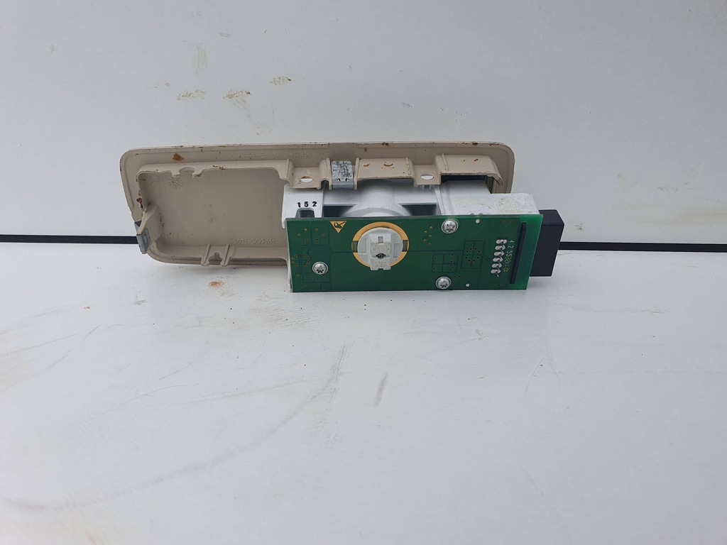 фото №6, Volkswagen touareg ii 2 7p6 лампа освітлення сидіння передній