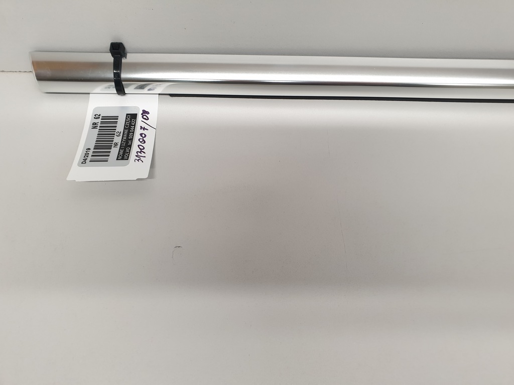 фото №9, Volvo молдинг уплотнитель стекло 31301007/08