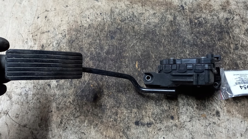 фото №1, Потенциометр газа volvo v40 1.9d 01r