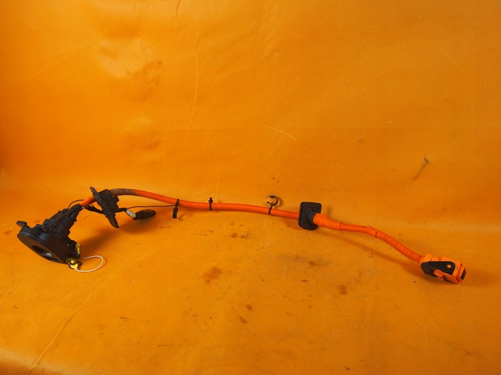 фото №8, Audi e-tron шланг зарядки разъём 4kl971093m