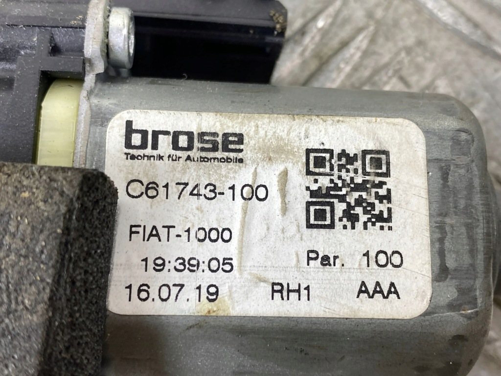 2019 jeep compass моторчик стекло дверь передних c61743100 Недорого