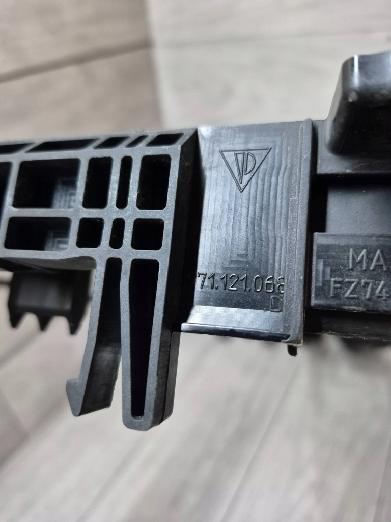 13894. panamera корпус рамка радіатора 971121068 Ціна