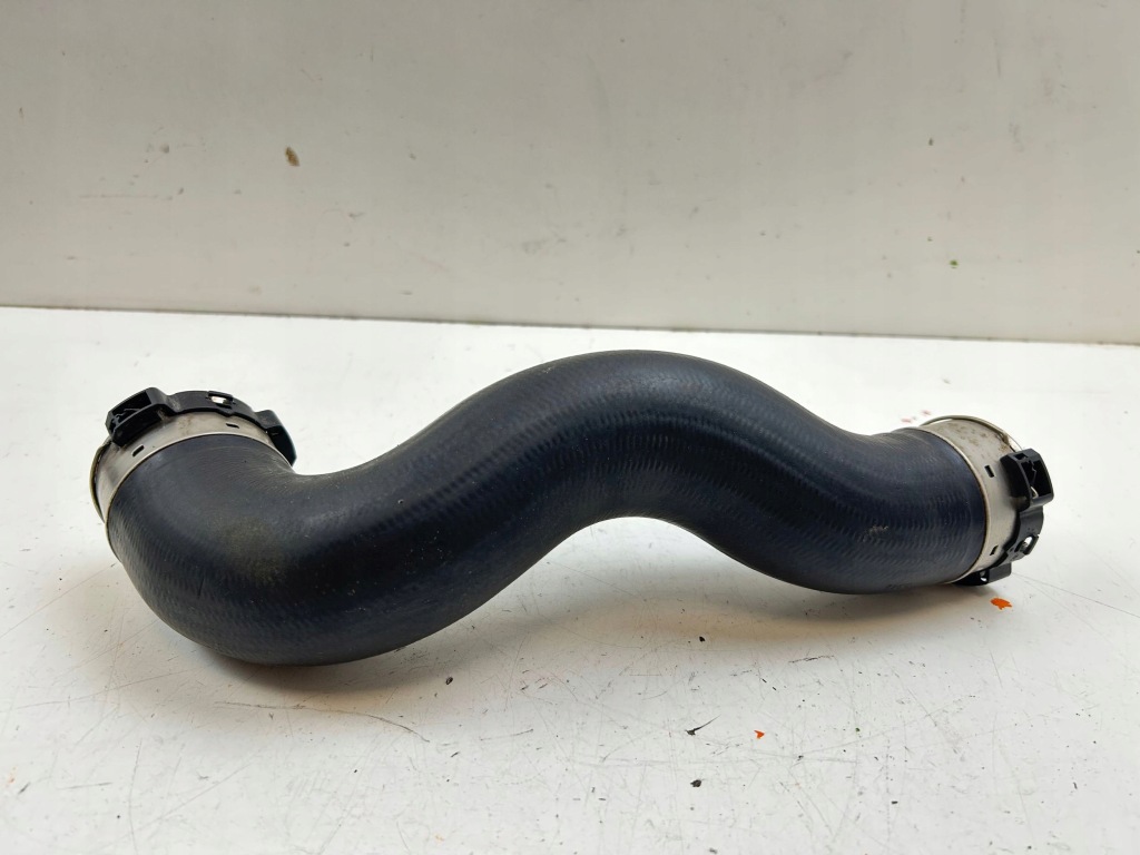 2019 mercedes-benz cla c117 x117 w117 патрубок інтеркулер Недорого