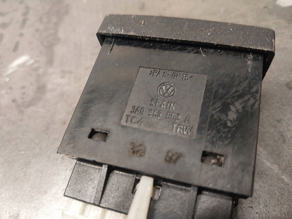 фото №7, Перемикач підігрів сидіння volkswagen transporter t4 3a0963563a