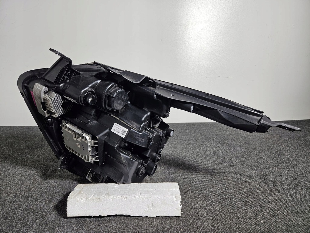 фото №12, Kia sportage 5 v 21- full led лампа правая перед передняя 92102r2000 eu cała