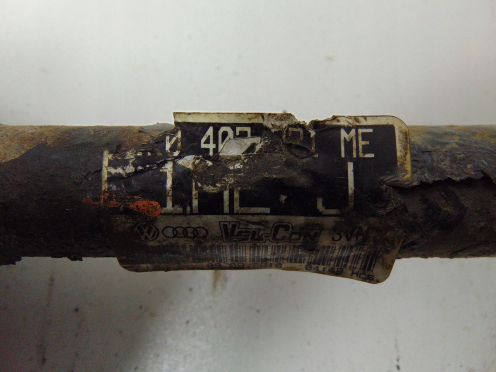 Приводной вал левая перед vw golf vi 1.6 tdi 1k0407271me Киев