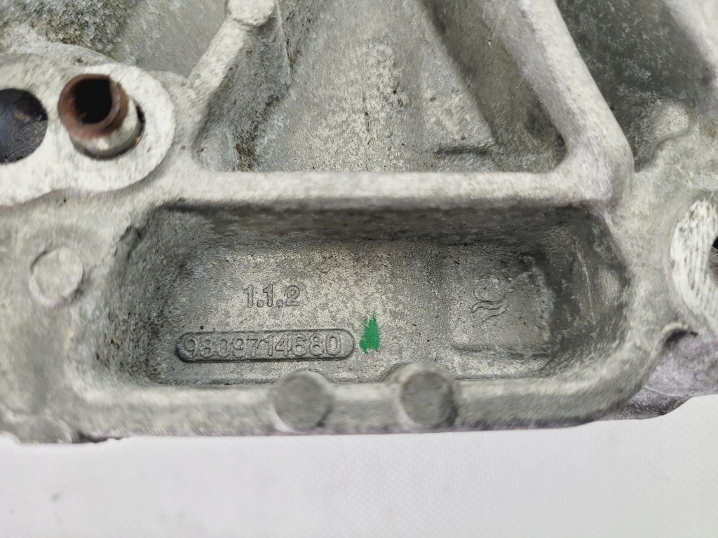 Кронштейн кронштейн генератора 1.2 thp peugeot citroen 9809714680 Киев