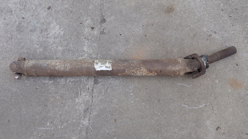 Купити Wał привідний 15087452 cadillac escalade