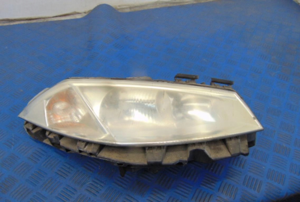 фото №1, Renault megane ii фара правый 8200073221f
