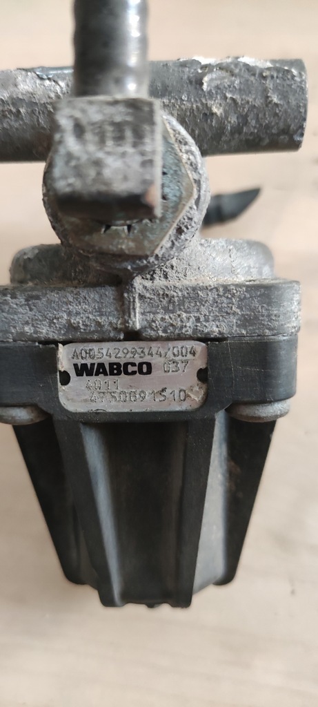 фото №1, Mercedes actros mp4 клапан давления a0054299344