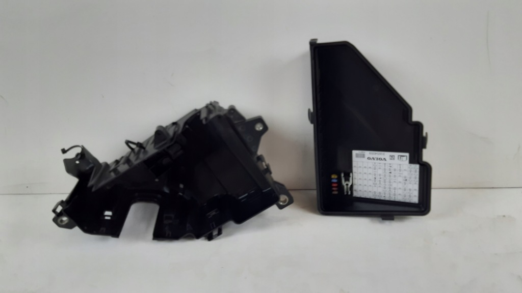 фото №5, Volvo v60 ii 2.0 d4 коробка предохранителей 31398000, 31398001