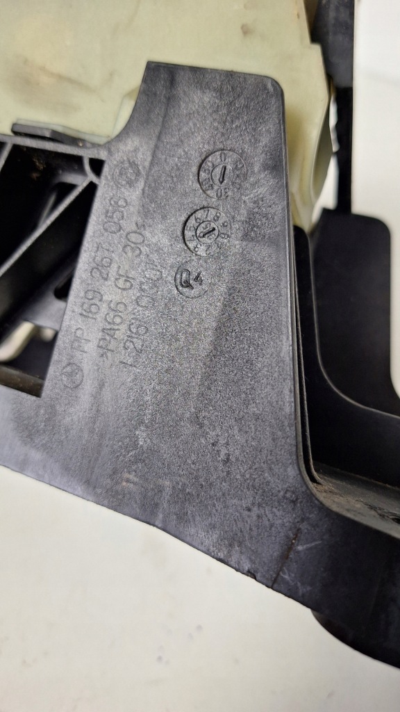 Mercedes a klasa w169 кулиса  передач ручка передача 169267056 кулиса с Разборки