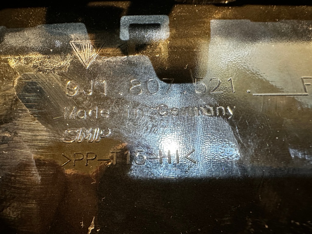 фото №9, Porsche taycan 9j1 спойлер накладка дифузор бампера задня задній 9j1807521