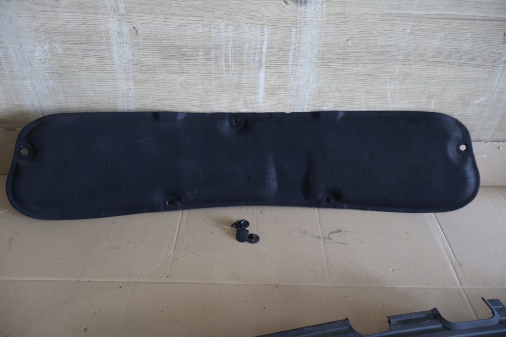 фото №1, Toyota yaris ii 2 06-11 мат шумоізоляція капот оригінал кліпси