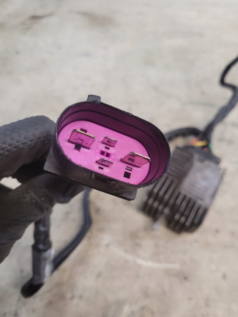 фото №10, Блок управления модуль вентиляторов оригинальный номер 8e0959501d audi a4 b6 2.0b