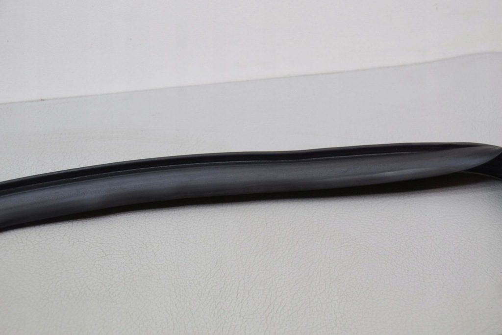 фото №7, Прокладка передній лівих двері audi q5 fy 80a833177 2.0l дизель 140kw