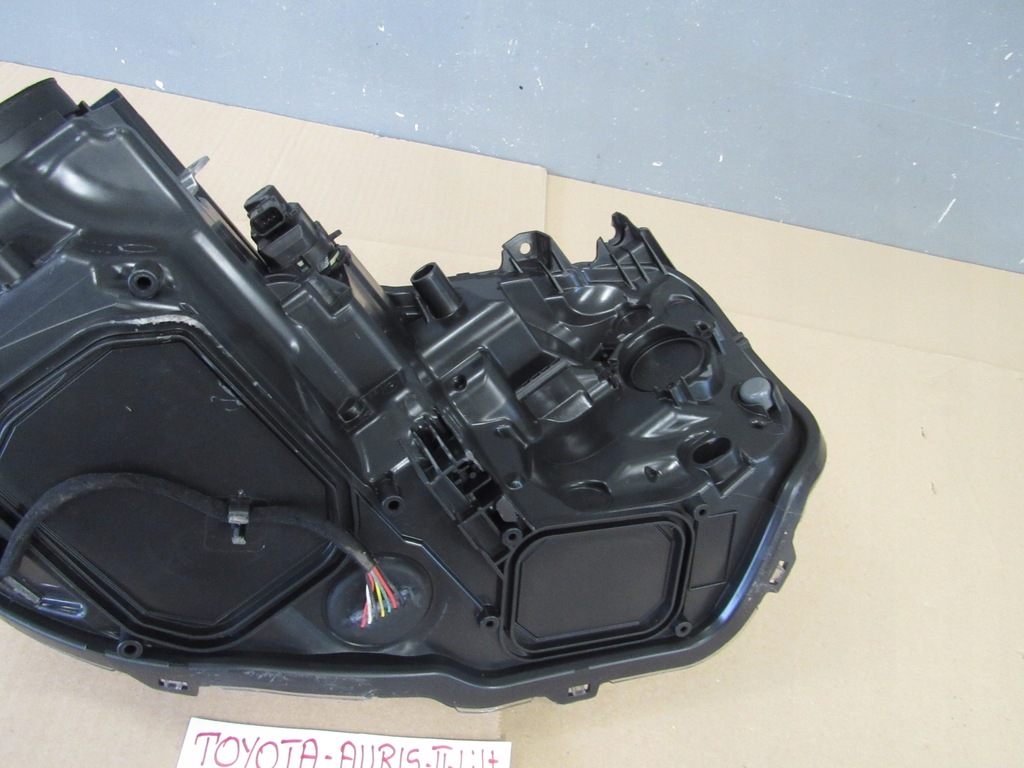 фото №8, Toyota auris 2 lifting 2015-2018 лампа левая перед