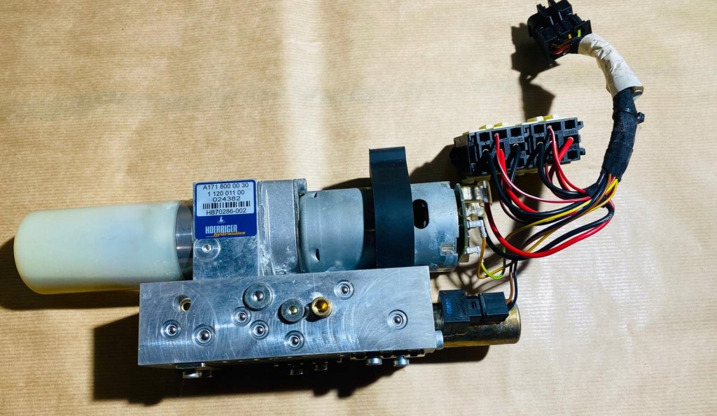 Купить Насос крыша mercedes w171 slk a1718000030