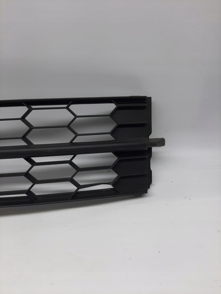 фото №2, Skoda rapid решётка радиатора бампера середина 5ja853677