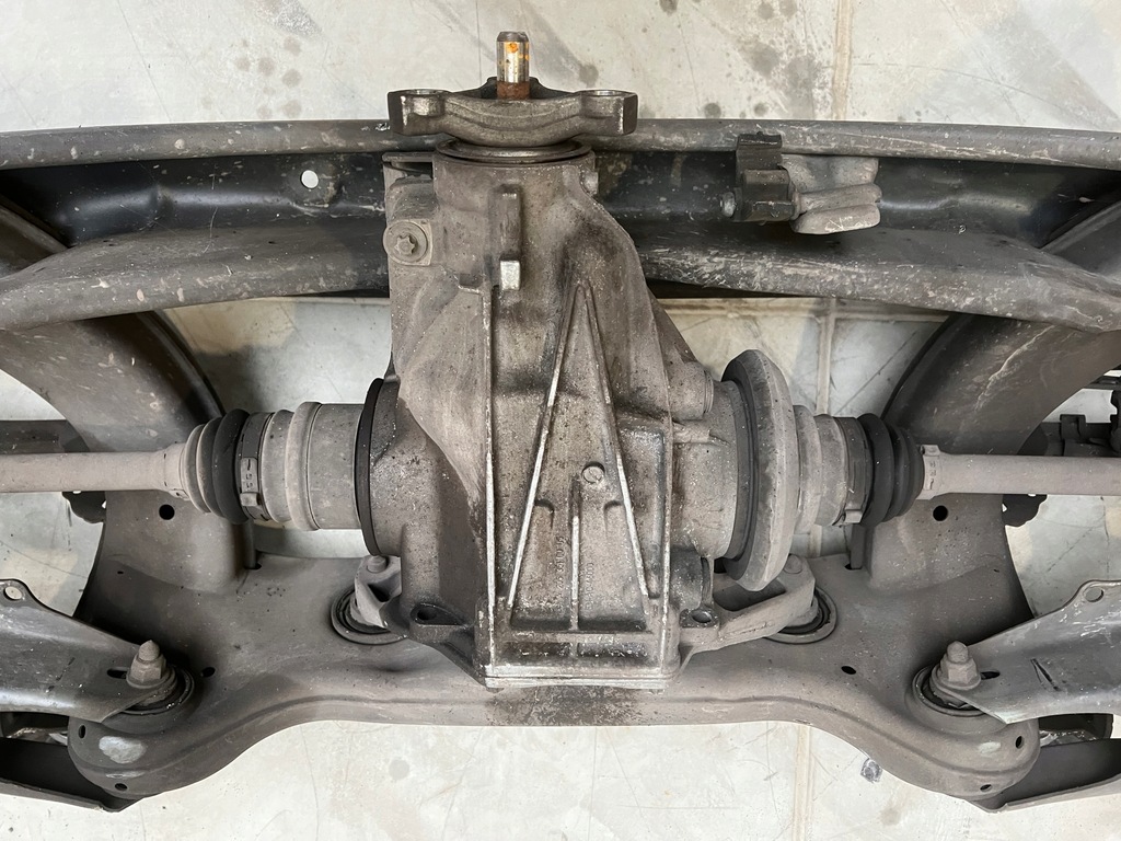 фото №10, Підвіска задні підрамник mercedes e-klasa w213 2.2d