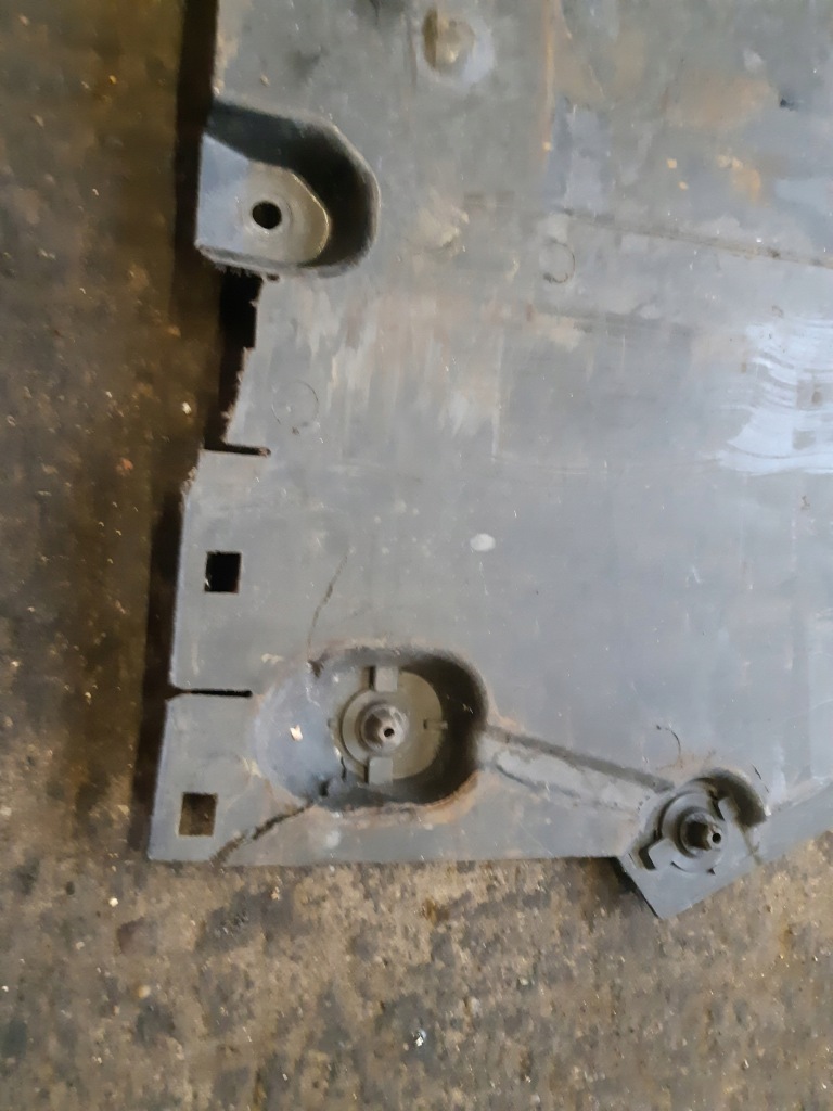 Audi a4 b8 a5 накладка плита пол подвеска правая Недорого