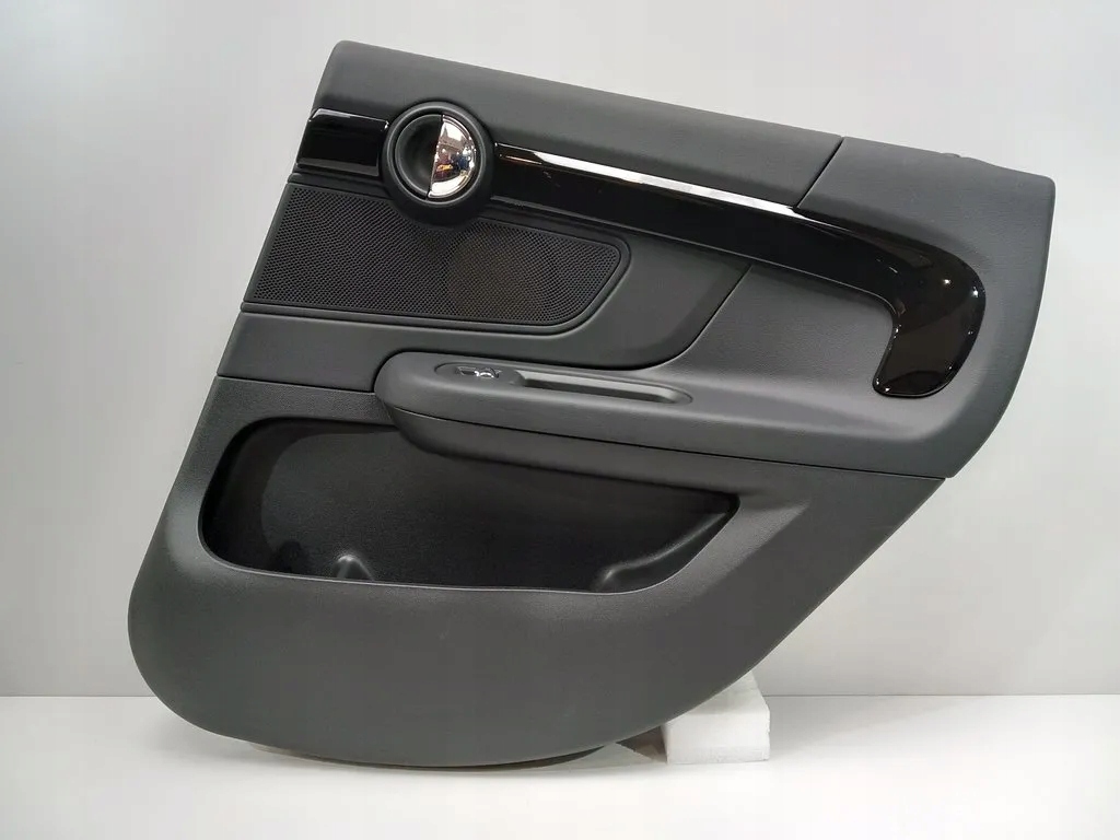 фото №1, Mini countryman f60 обшивка обивка дверь piano