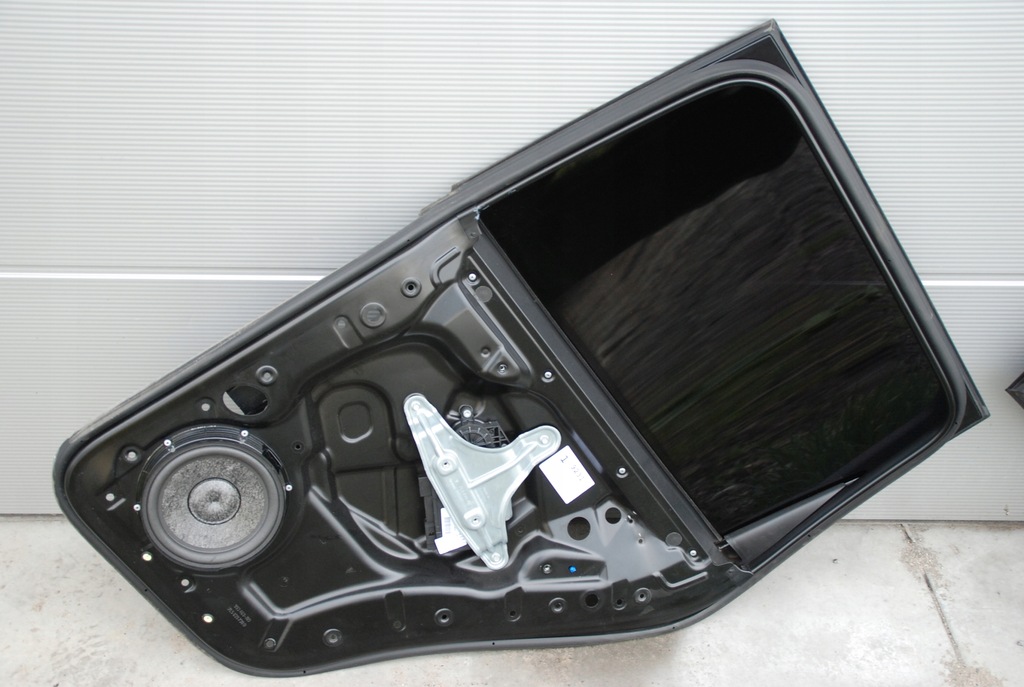 фото №6, Рамка дверь p / l задняя porsche cayenne 7l5 lift