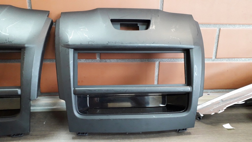 фото №6, Isuzu d-max рамка радіо 1 din - консоль полиця