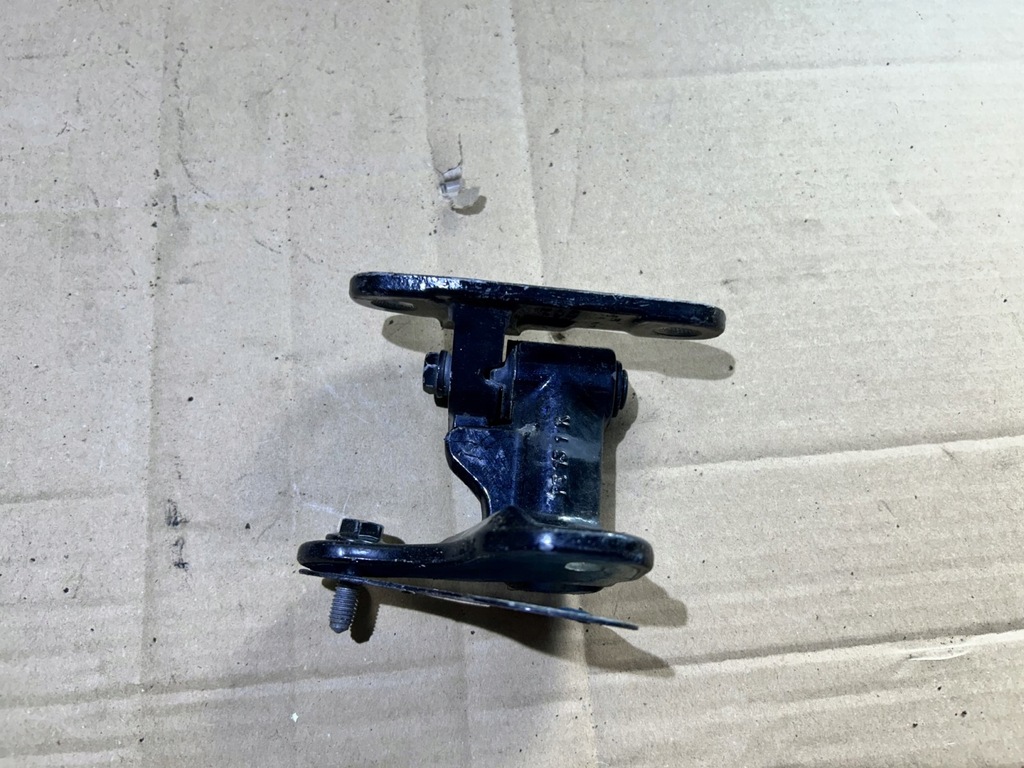 фото №1, Петля дверь правый перед mercedes a klasa w176