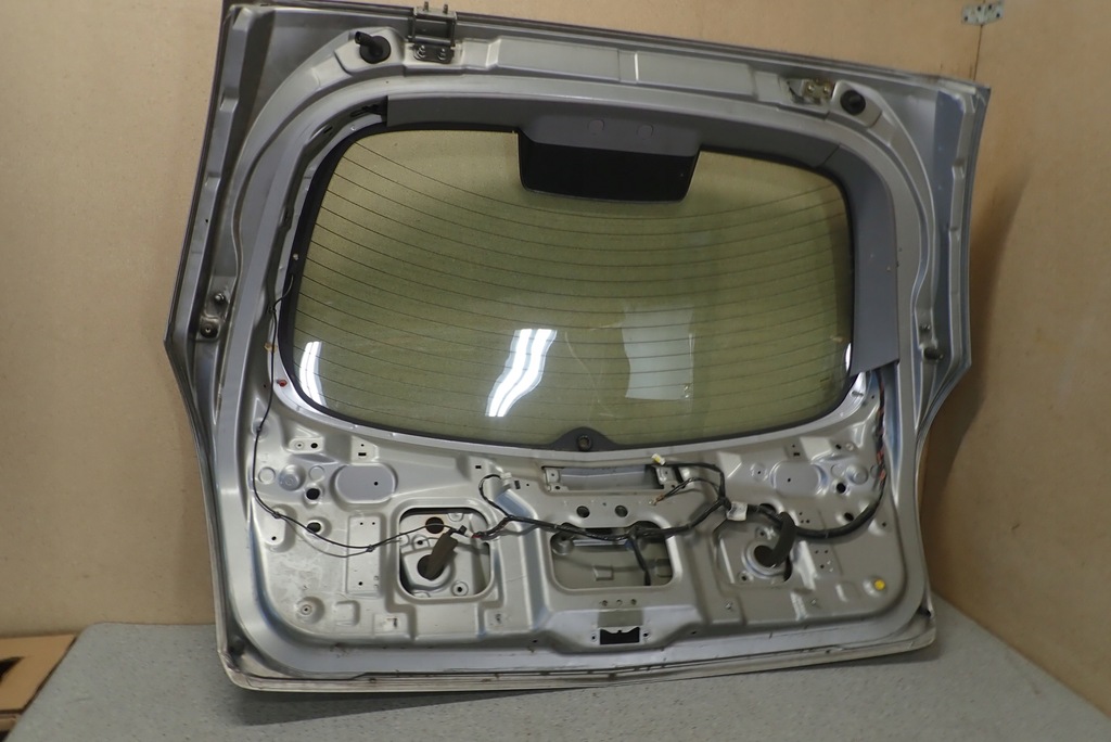 фото №7, Nissan primera p12 kombi 02- кришка багажника задня скло задня