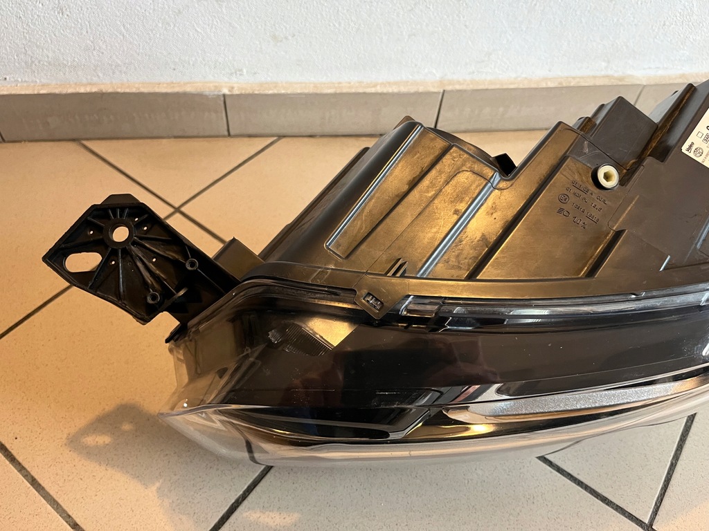 фото №11, Toyota proace city verso 18- лампа передняя левая 9835780680