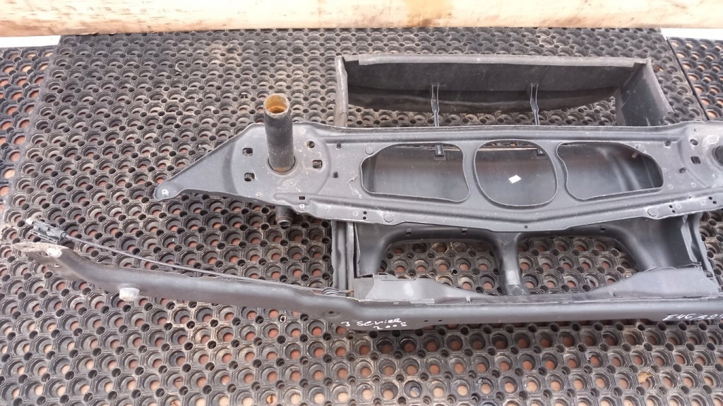 Bmw e46 fl 2.0b ремінь передній підсилювач Київ