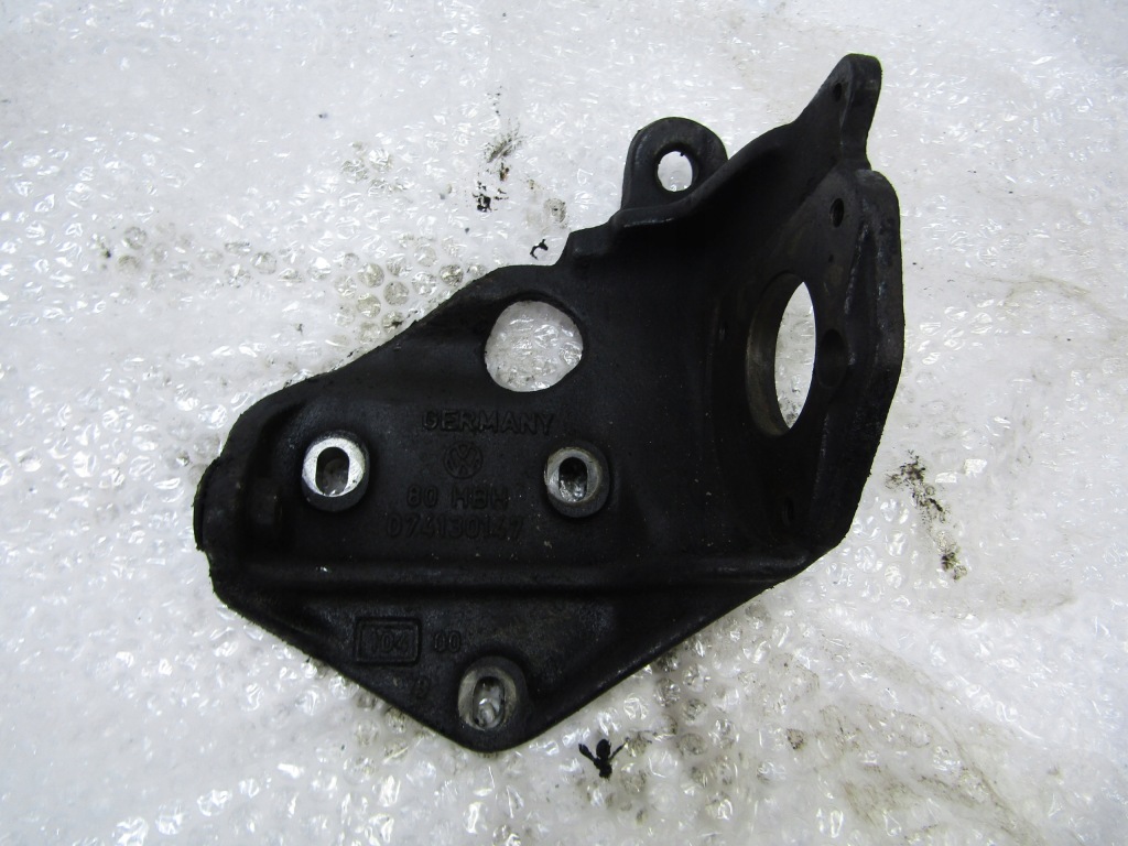 Купить Vw transporter t4 кронштейн насоса впрыска 074130147
