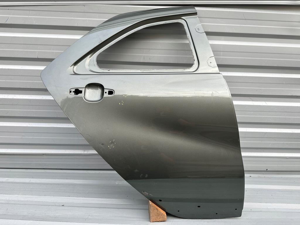 фото №1, Toyota aygo x cross 22r- дверь правое задние правый задняя