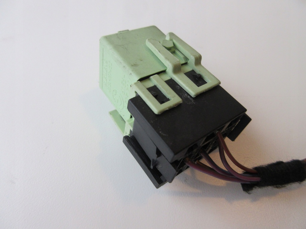 фото №9, Реле bmw e46 e87 e60 e70 e90 8373700 + штекер