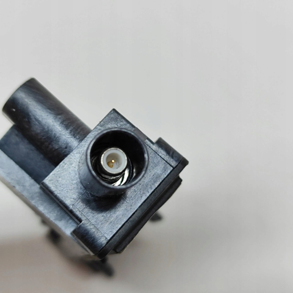 Tesla model 3 2021 права сторона камера на крила бічний Недорого