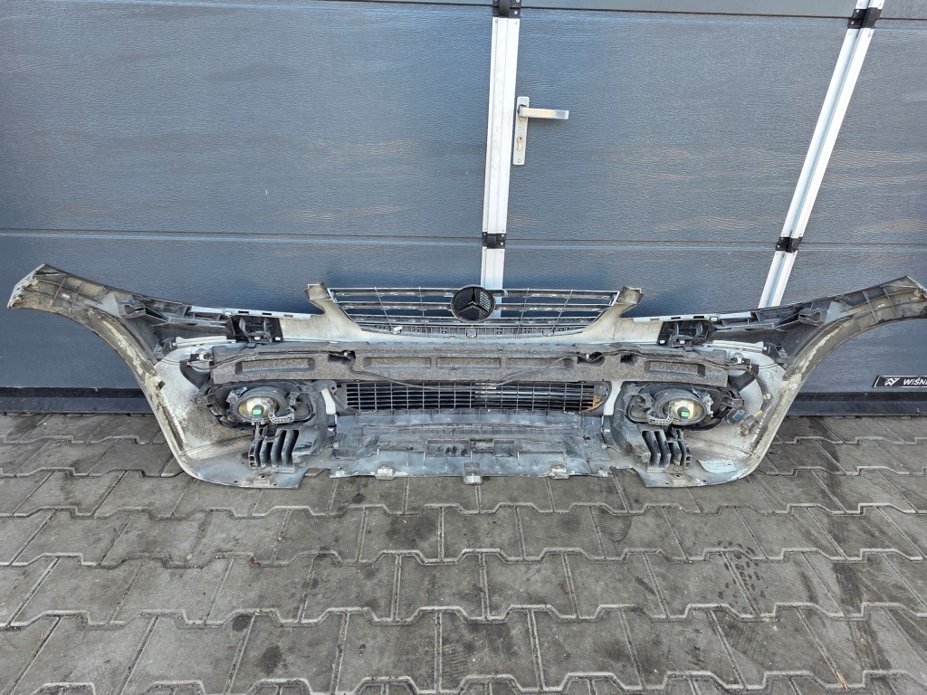 Комплектний  бампер перед pdc омивачі mercedes w169 a-klasa 748 оригінальний номер Зі Шроту