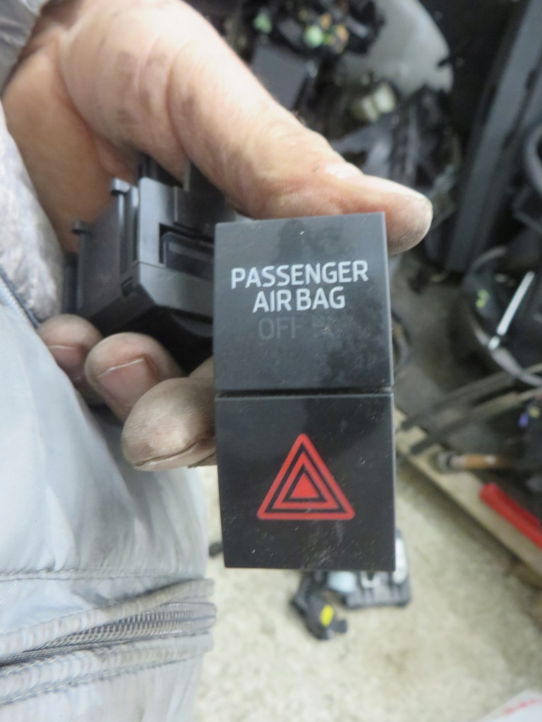 фото №1, Выключатель аварийных подушка безопасности 5ja953507b skoda rapid r