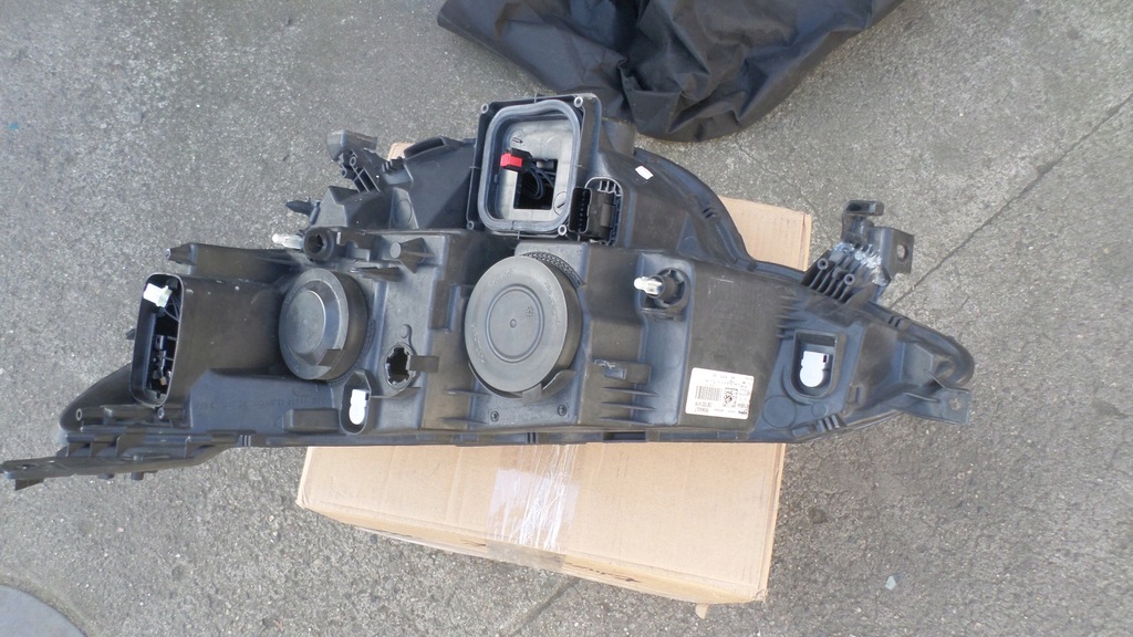 фото №5, Лампа передня права renault megane iv 260100141r