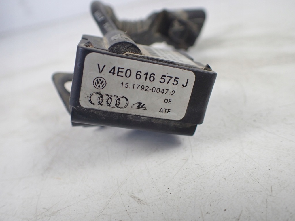 фото №10, Датчик ускорения audi a8 s8 d3 5.2 короткий 4e0616576j