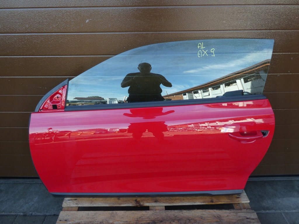 фото №1, Дверь левый перед полный vw scirocco красные