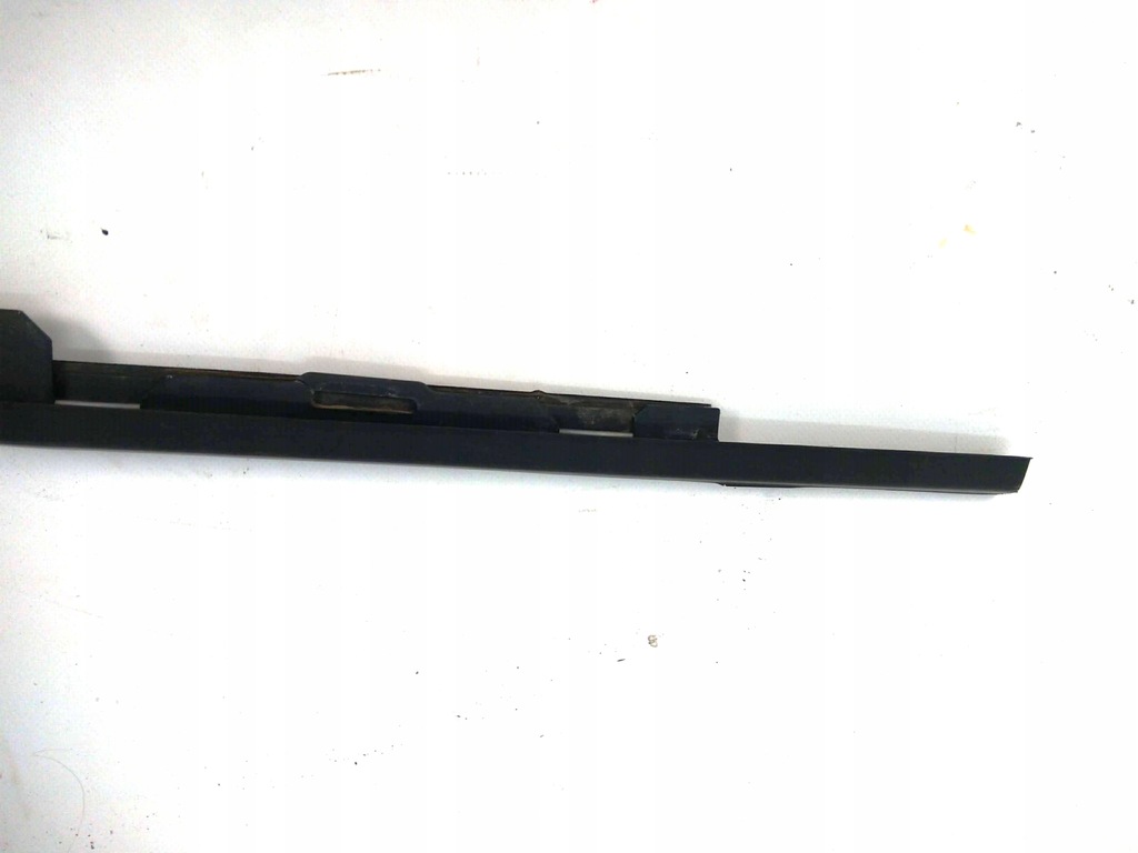 фото №4, Ford f150 прокладка наружная стекло правая перед 2015-20