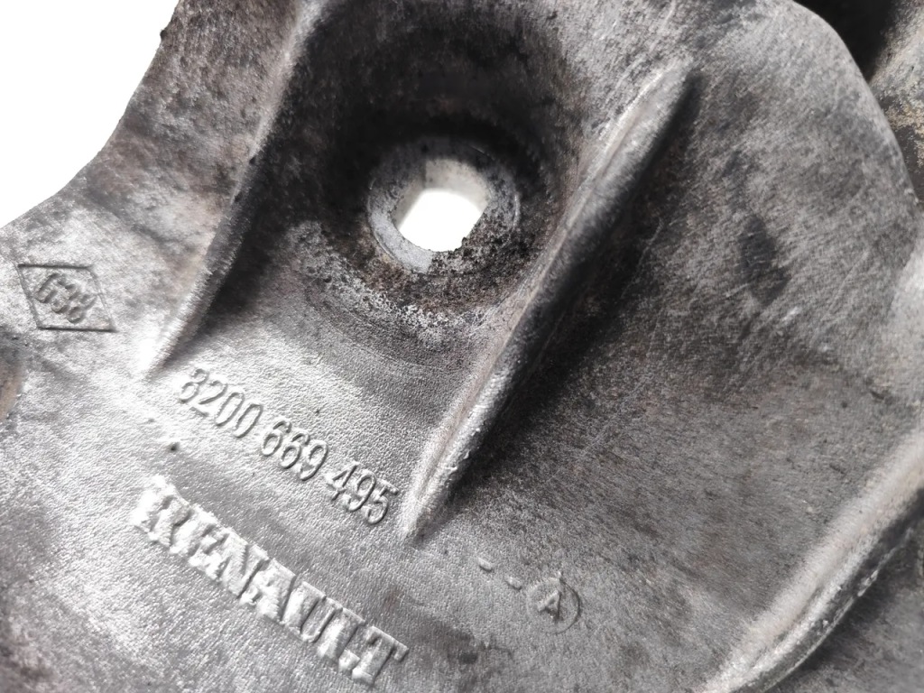 Renault megane кронштейн генератора 1.5 dci дизель 78kw 106 hp 2010 Зі Шроту