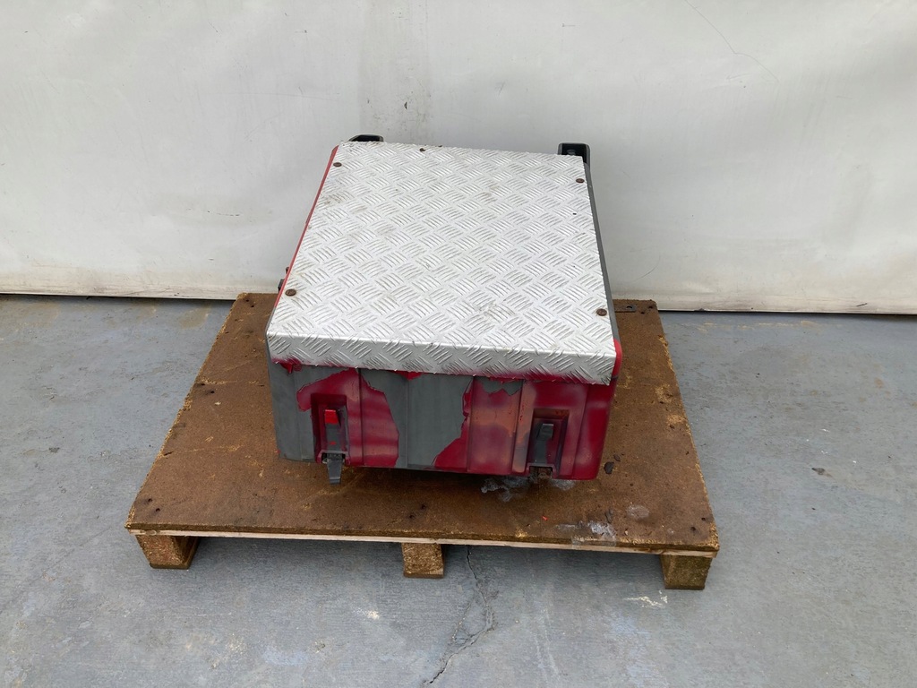 фото №1, Iveco stralis коробка основа акумуляторів