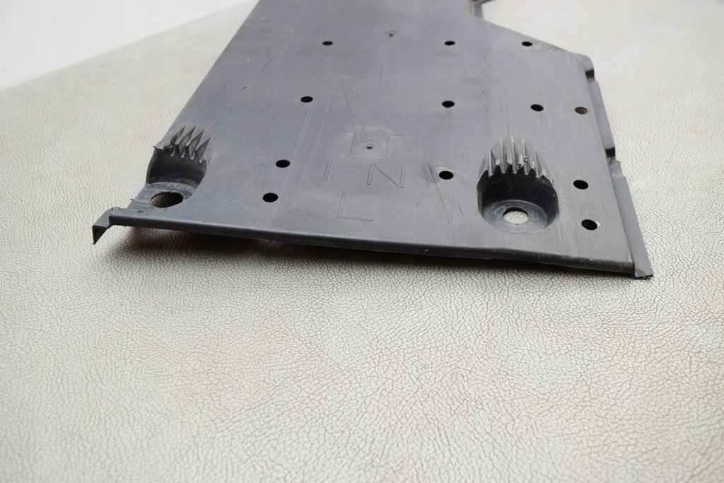 фото №8, Левая защита подвеска toyota corolla sedan _e18_, zre17_ 5816602090 1.4l