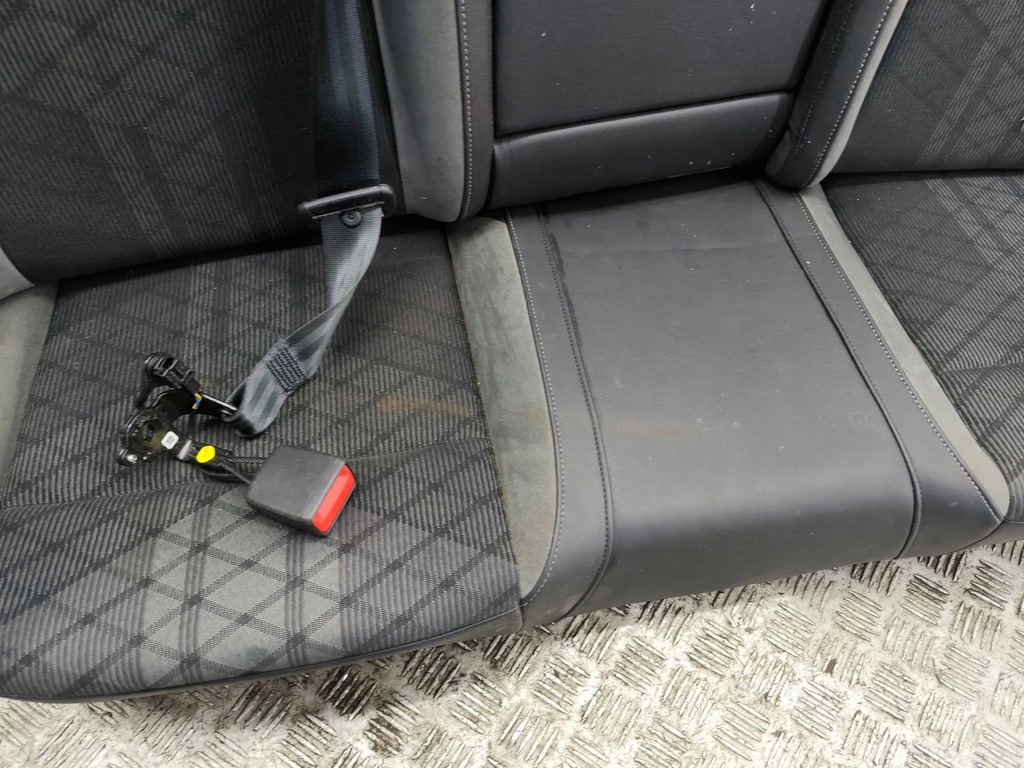 фото №14, Volkswagen golf viii 2022 сидіння / заднє сидіння / комплект