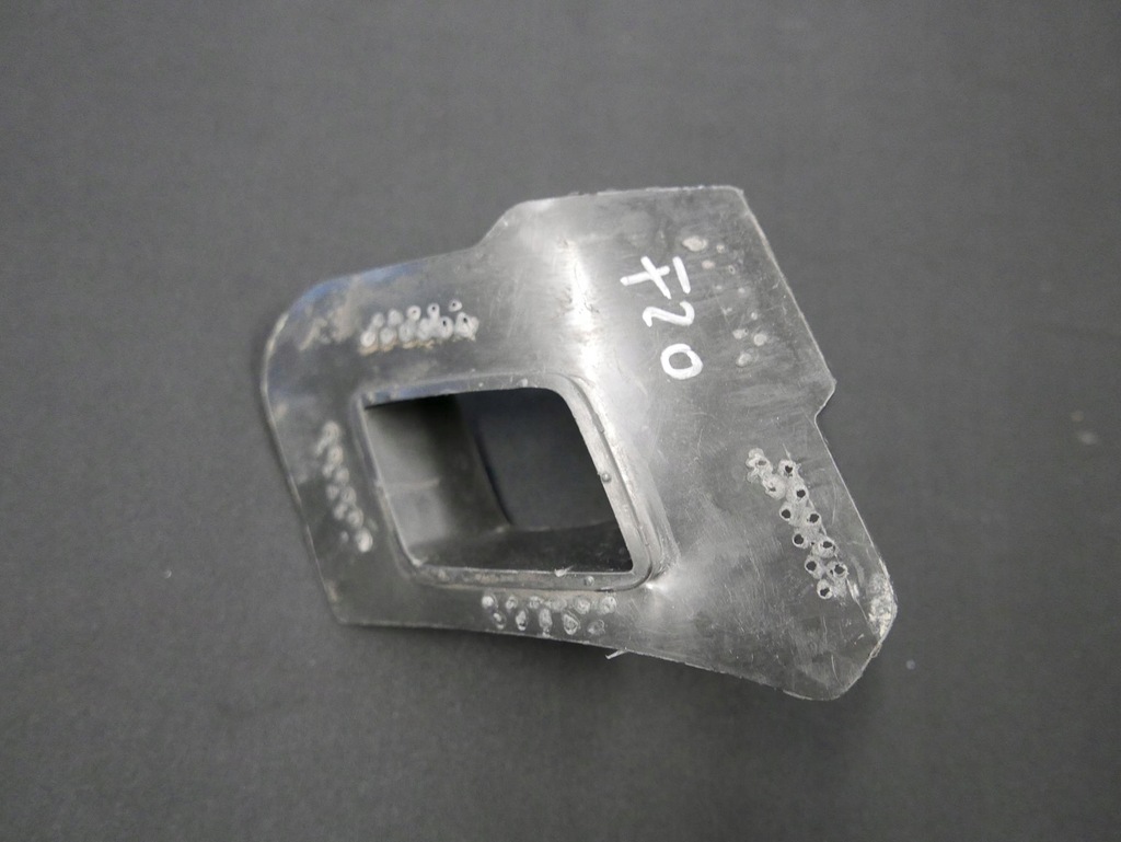 фото №1, Bmw f20 f21 заглушка розпилювача права 7272582