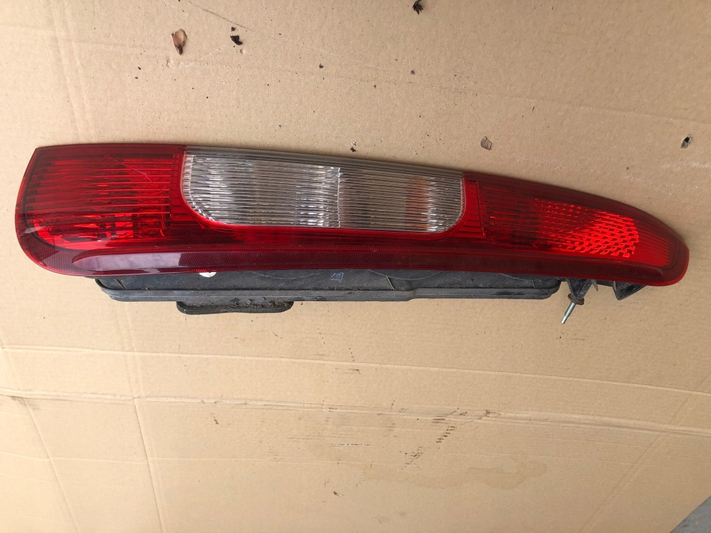 фото №1, Правая лампа задняя правый задняя ford c-max 2003-2007